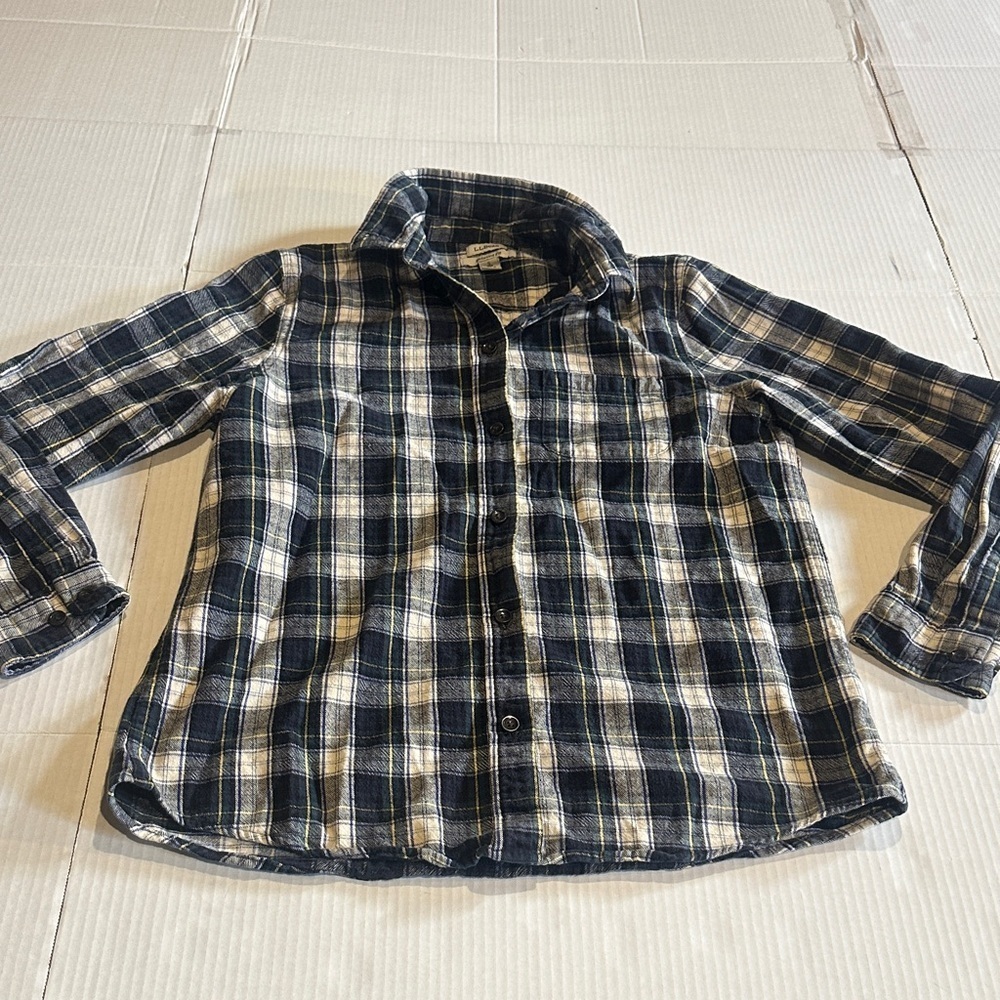LL Bean relaxed fit Plaid Button-Up Shirt 100% cotton green navy and cream - Picture 1 of 9